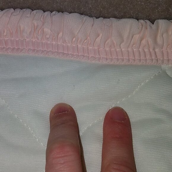 Pink White Quilted Comforter Crib Baby Girl Blanket Ruffled Edges - Picture 7 of 7